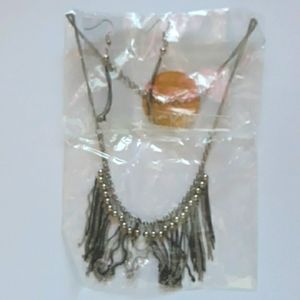 Necklace and earring set